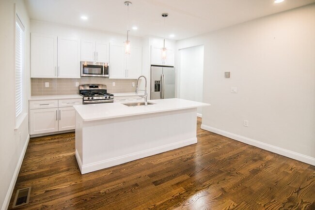 Photo - 757 Washington St Unit 1