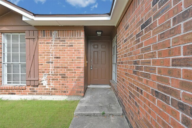 Photo - 13906 Bearwood Rd