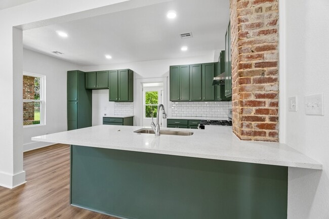 Photo - 1321 NE 9th St