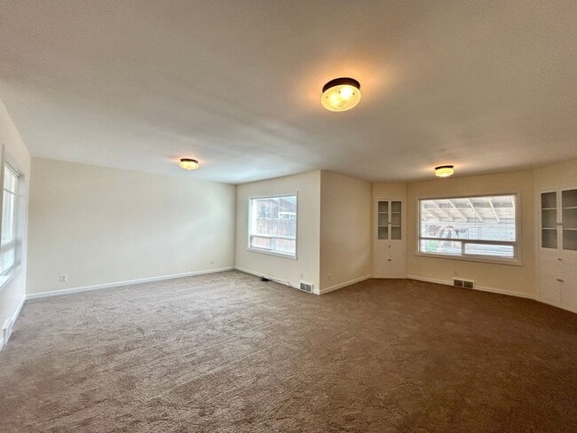Photo - 702 E 7th Ave