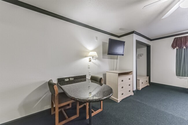 Building Photo - 1025 Swanson St Unit 314