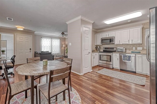 Photo - 1204 Andrews St