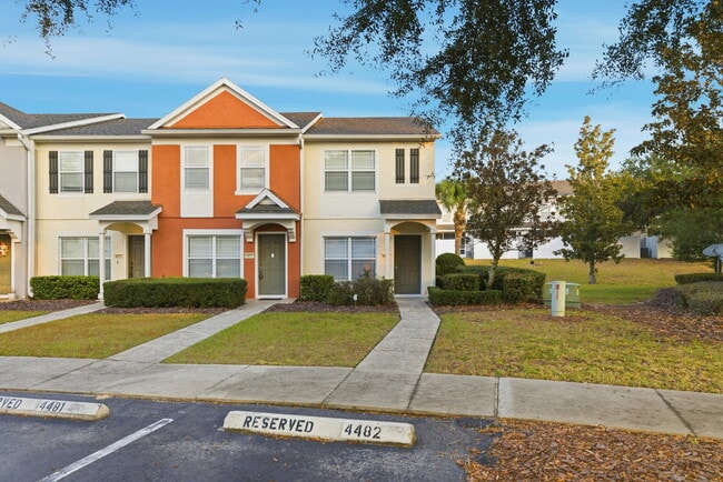 Building Photo - FREE NOVEMBER**Beautiful 2 Bd 2 1/2 bath Corner unit in Wynchase!!NO APPLICATION FEES