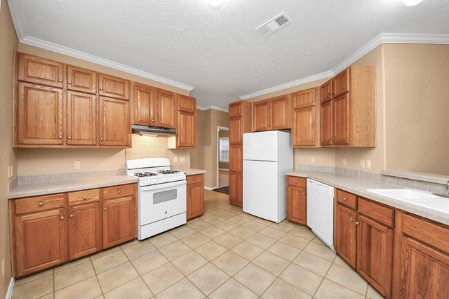 Photo - 27161 Remington Forest E