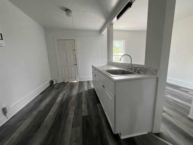 Building Photo - 20 Livingston St Unit 2