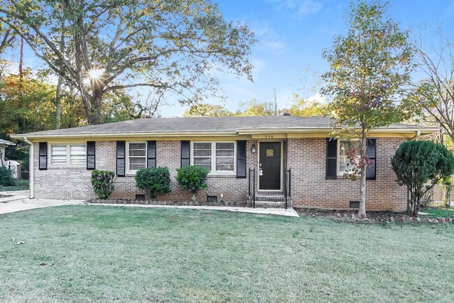 Building Photo - 216 Westwood Dr