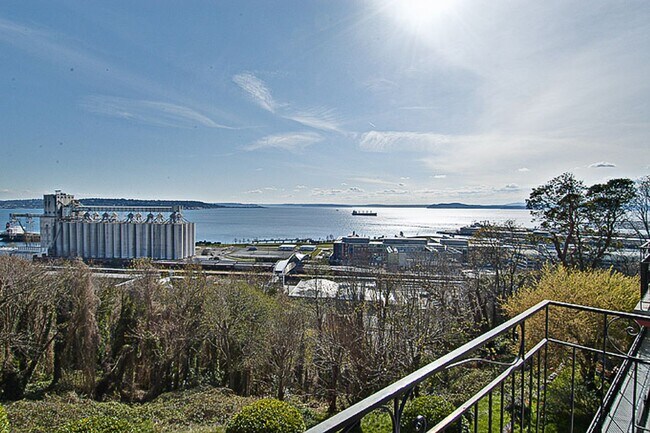 Photo - Lomita Vista