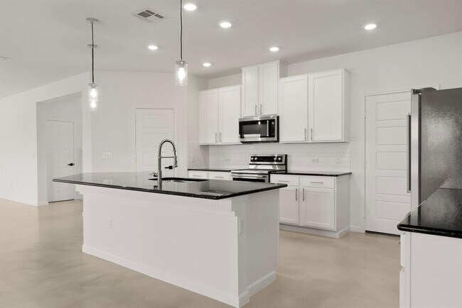 Photo - 7400 Lowery Xing