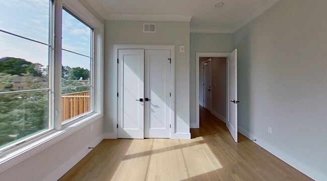 104-106 Warren St. Unit 5