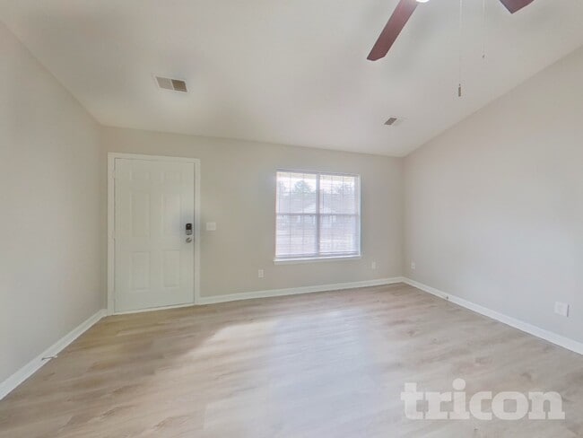 Photo - 173 Burma Rd