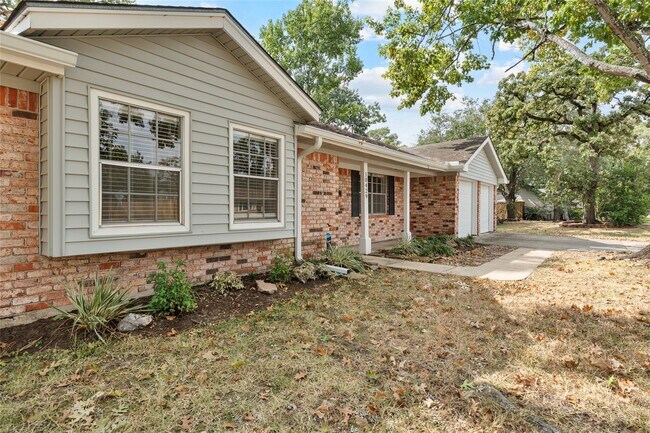 Photo - 10429 Moorberry Ln