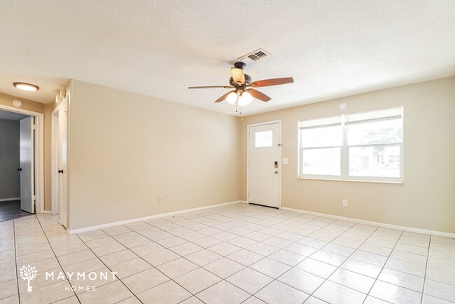 Photo - 1588 Eunice Ln