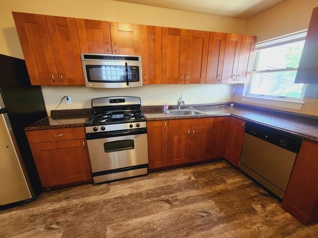 Photo - 2 Bed 1 Bath Townhouse for Rent in Lawrenceville!