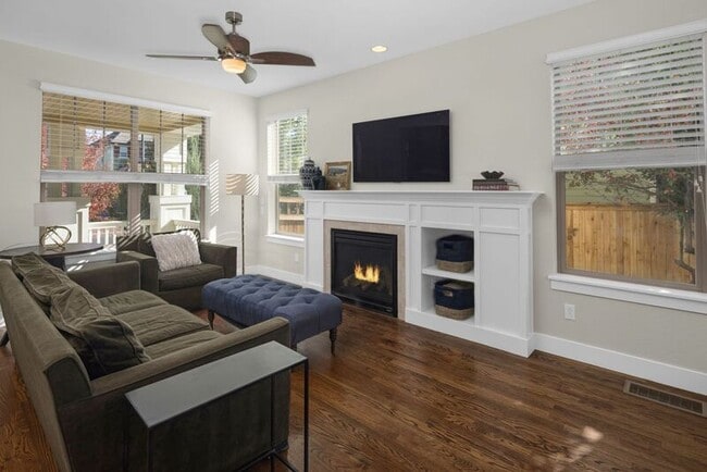 Photo - 3675 Willow St