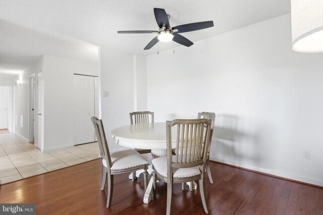 Photo - 5300 Holmes Run Pkwy Unit 607