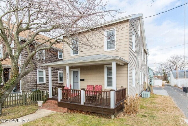 Building Photo - 612 Sylvania Ave Rental