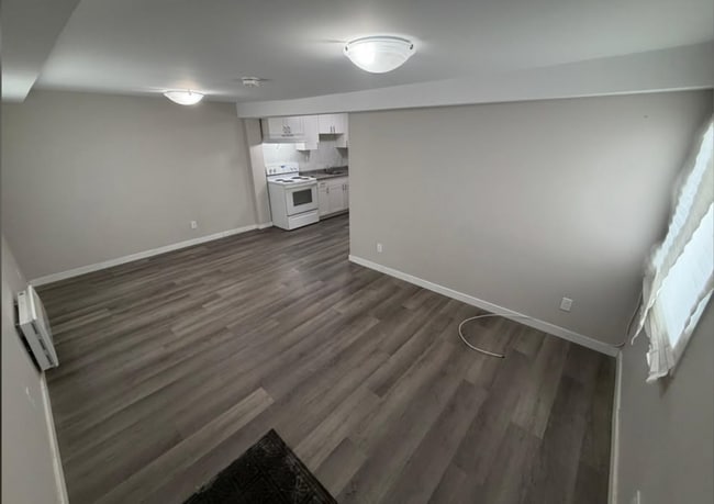 Photo - 142 Brock St Unit 1