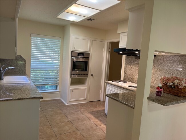 Photo - 3115 Jenny Dr