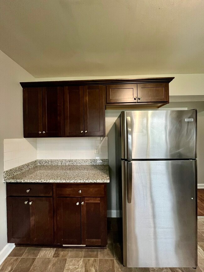 Photo - 4656 Detroit St