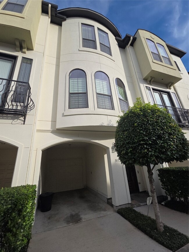 Building Photo - 3117 Fairdale Oaks E Unit A