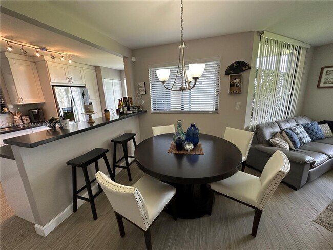 Photo - 15535 N Miami Lakeway Unit 109-23