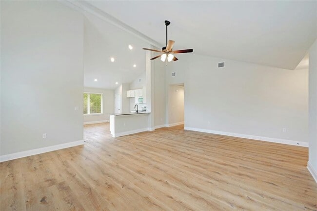 Photo - 21502 Paine Ave