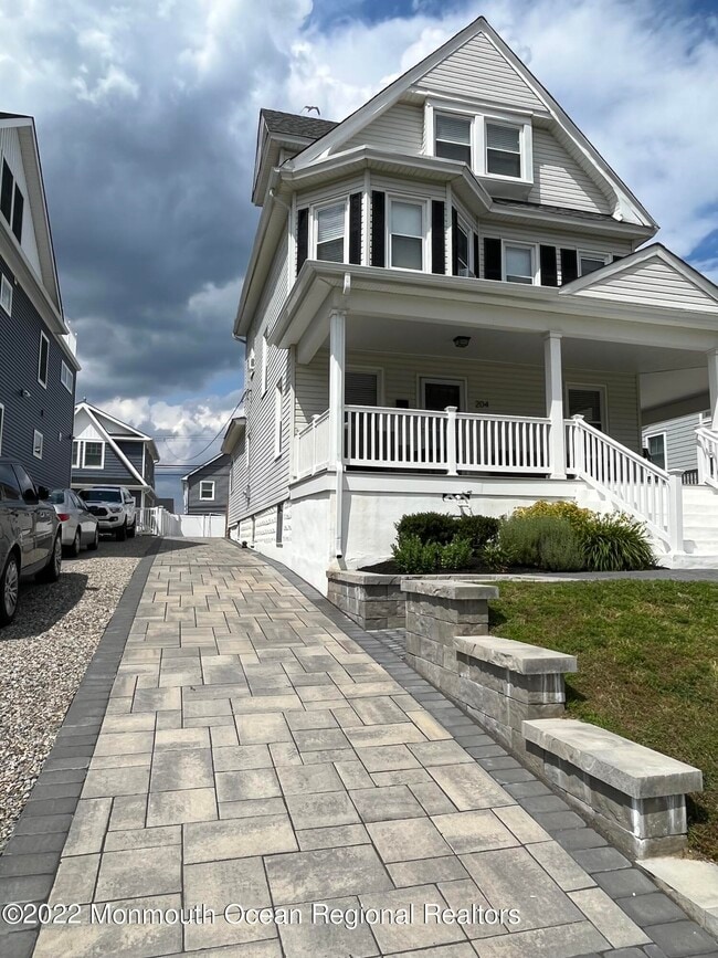 204 4th Ave