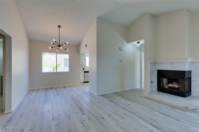 Photo - 582 Searchlight Dr