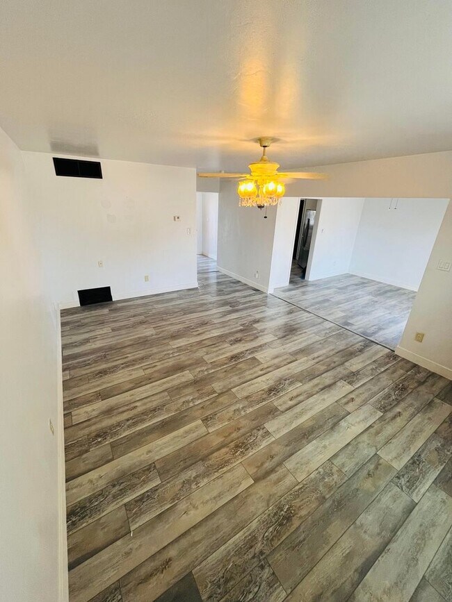 Photo - 3 Bed/ 2Bath 1600FT -- Single Family Home ...