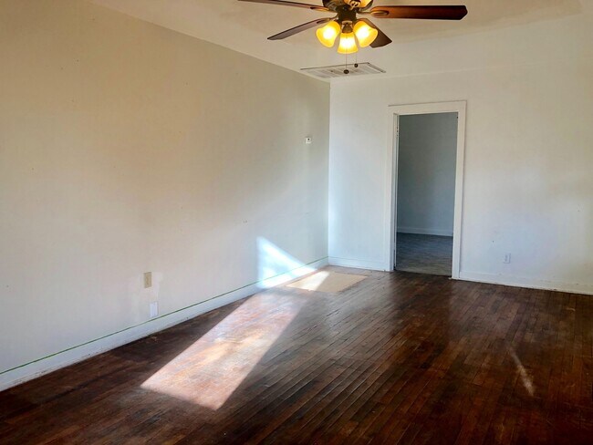 Photo - Pre-Leasing - 1 bed 1 bath Near Texas Tech!