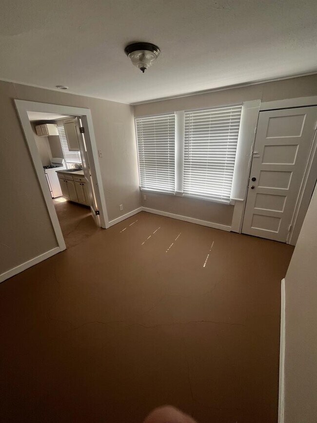Photo - 1609 Morgan Ln