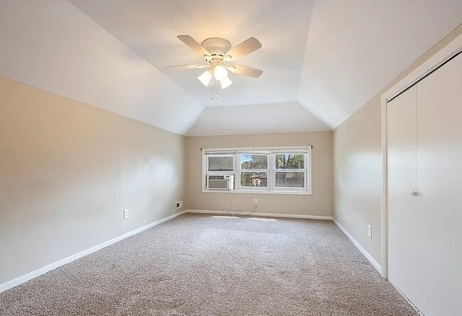 Photo - 8756 Sproat Ave