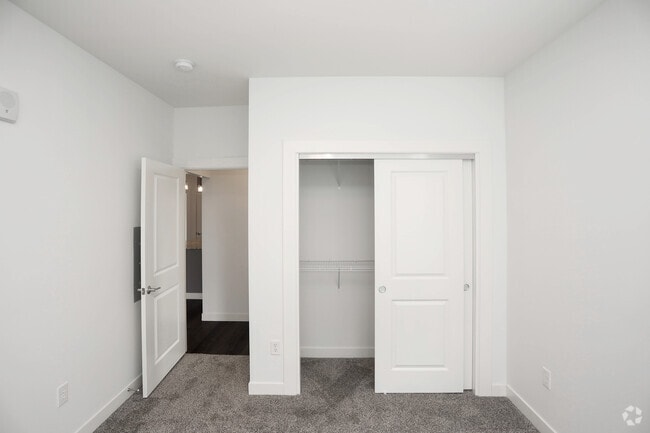 2BR, 2BR / Greenlake - 1122 SF - Monon 46