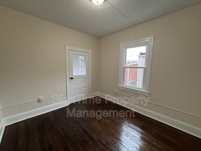 Photo - 836 W Washington St