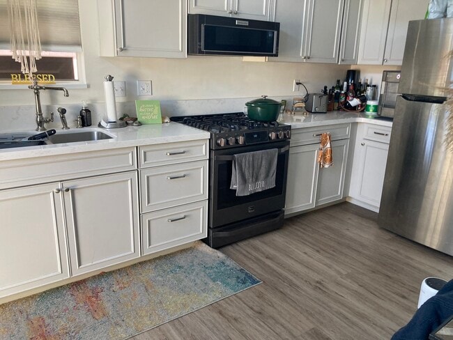 Photo - 26010 Regent Ave