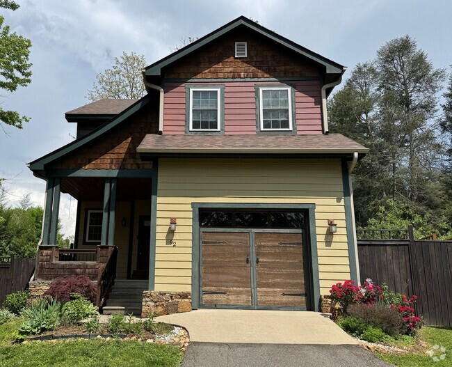 Building Photo - West AVL - Truly Special Custom Build! Rental