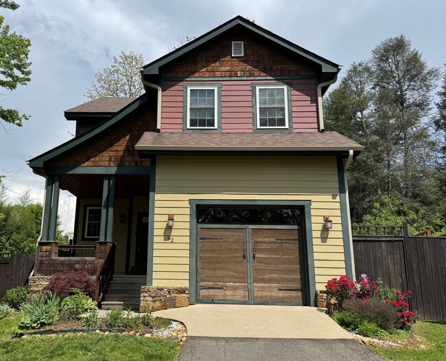West AVL - Truly Special Custom Build! - West AVL - Truly Special Custom Build! House