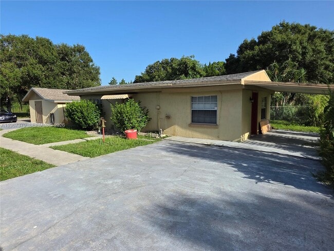 Building Photo - 4321 Kirby Loop Rd Unit 2