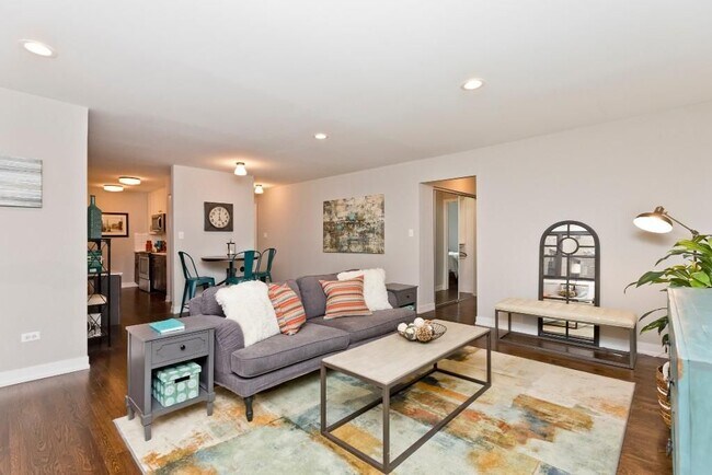 Photo - 5536 N Sheridan Rd