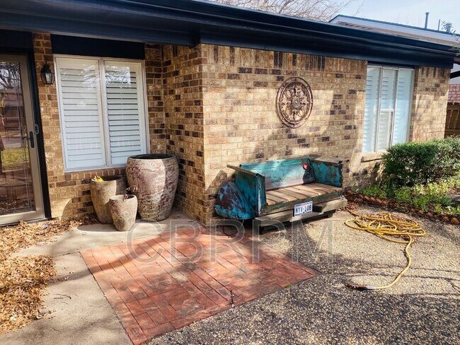 Photo - 4710 64th St