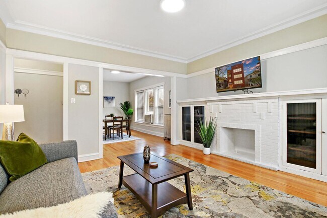 Photo - 2109 W Eastwood Ave