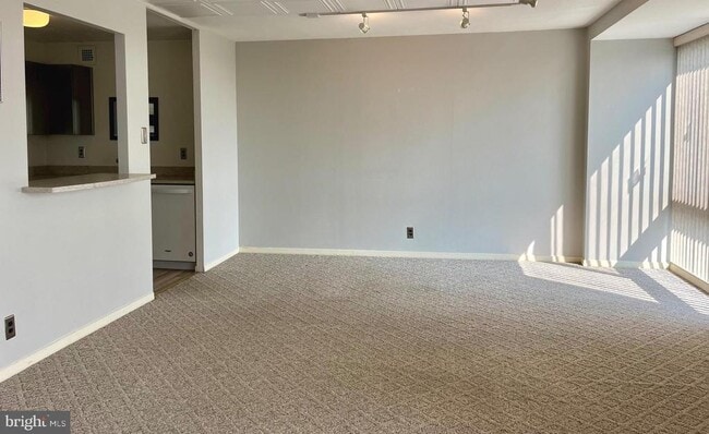 Building Photo - 2401 Pennsylvania Ave Rental