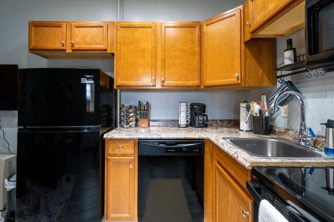 18 Brook St Unit 3