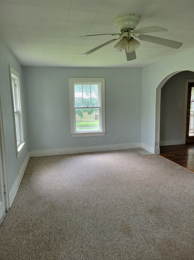 Photo - 1006 S Main St