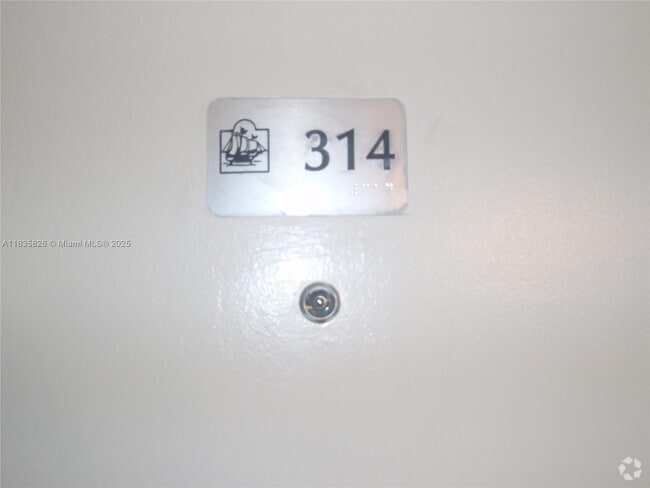 Building Photo - 6969 Collins Ave Unit 314 Rental