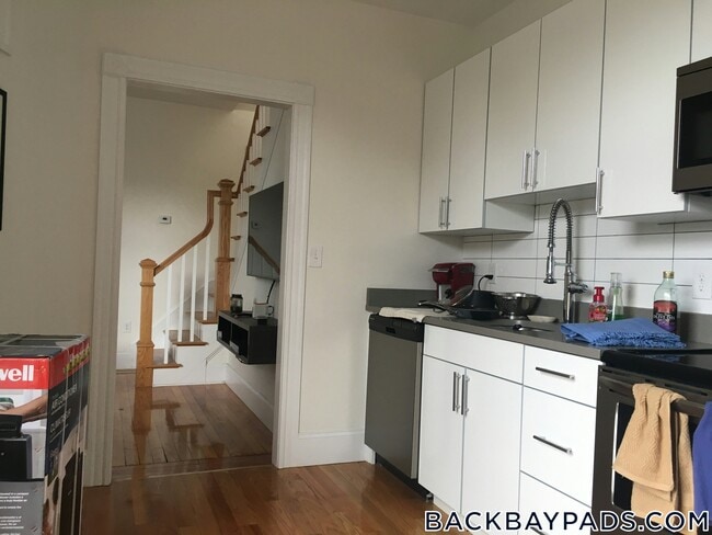 Photo - 499 Beacon St Unit PH