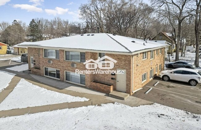 Building Photo - 5500 N Bryant Ave Rental
