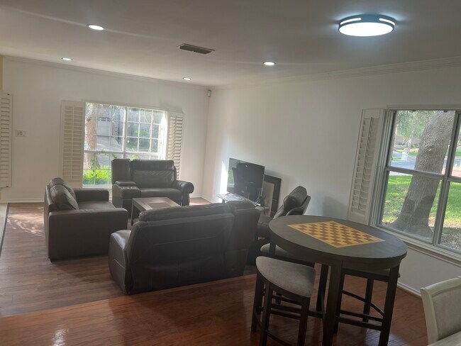 Photo - 8619 London Heights