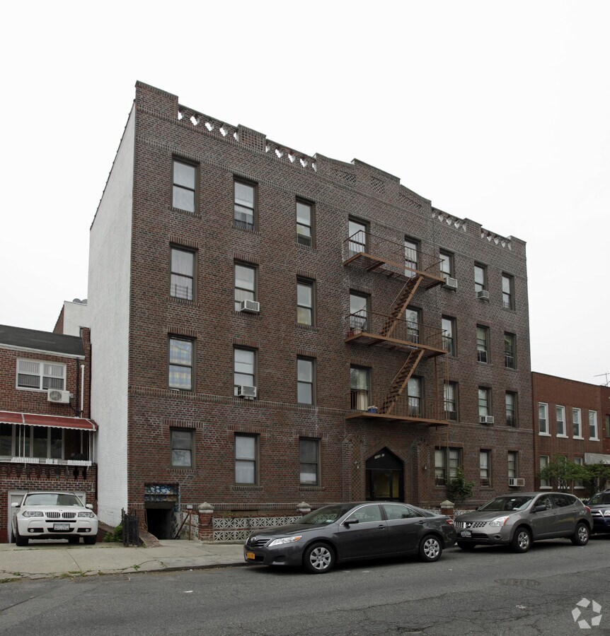 Photo - 1938 67th St