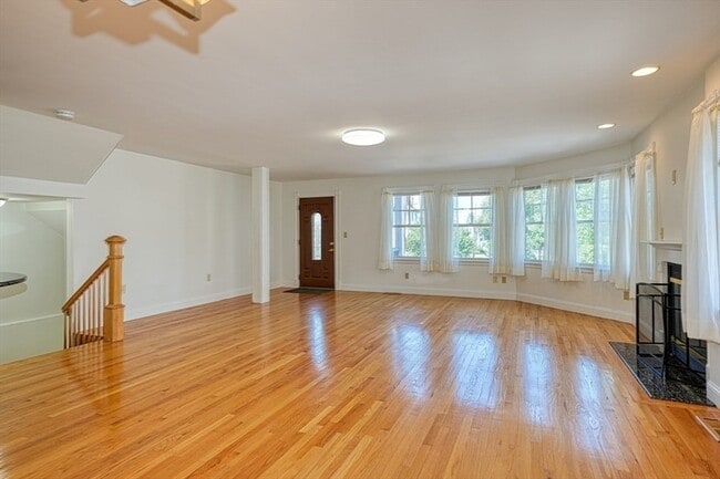 Building Photo - 18 Clyde Rd Unit 18 Rental